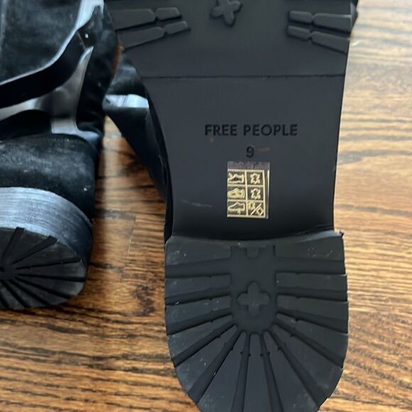 Free People size 9 Tristie Buckle Straps Knee High Boots Suede Lug Black - Picture 5 of 7